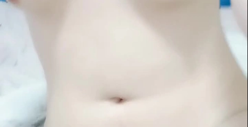 极品嫩妹露脸脱光光洗澡诱惑狼友,掰开逼逼给狼友看,让男友吃奶舔逼口交大鸡巴