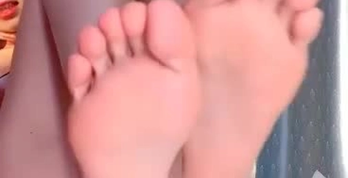 长美腿丝袜 超级蜜臀的九头身 一字马女神，太漂亮了，身材还这么棒