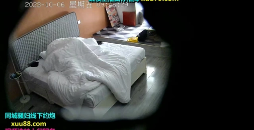 偷拍 极品身材美女和男友开房 晚上一炮睡醒又一炮 &nbsp;早起的那炮女的没满足骂了男的一声“废物