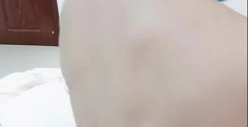 性感小御姐露脸跟小哥多体位各种啪啪给狼友看,温柔的交大鸡巴黑丝情趣,配合小哥各种抽插,掰开骚穴特写
