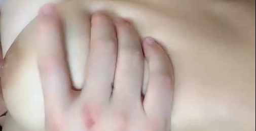 尤物模特小骚货!气质甜美又很骚!性感睡衣,丝袜美腿足交,大屌猛操嫩穴,搞得淫水直流