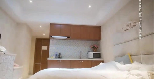 眼镜骚胖约操长发及腰外围美女 ,情调黑布蒙眼撩起裙子摸逼,连体网袜骑乘爆操 ,扶腰后入撞击 ,两个奶子直晃动