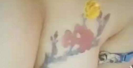 大奶子骚妈说儿啊快来操骚妈的骚逼