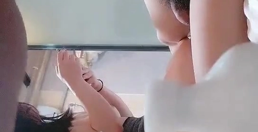 凡哥足疗探花,巧舌如簧,忽悠漂亮少妇来一发,鲍鱼爱好者,又抠又舔仔细观摩,美乳大长腿,激情劲爆