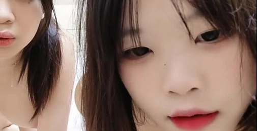 清纯学生妹~18新人萝莉姐妹花,初下海,发育超好白嫩美乳,顶级粉嫩美穴,拿出假屌跳蛋互插