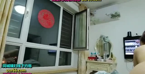 自己媳妇女上位,全自动后入大屁股,瞧一瞧,这个姿势,这样的肉臀坐骑真的是太爽了!