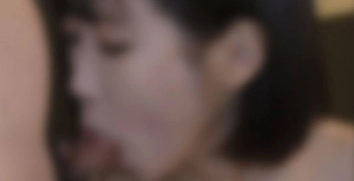 【露脸】**sxjzysqyn 【乱交】对这个世界的一切都感到绝望的纤细美人女高中生,被扔进8个大叔中间后,似乎看开了,露出了笑容,但是・・・