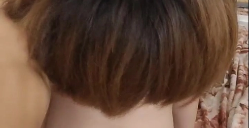 晗晗小宝贝露脸让小哥吃着奶子抠着逼，抠出好多淫水浪荡呻吟，道具抽插骚穴让小哥后入爆草抽插，浪叫呻吟