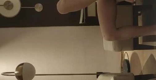 2022-4-7【挣钱买奥迪水泥】大圈高端,166CM网红女神,43KG苗条身材