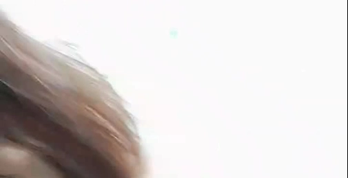 奶水充足的少妇逼逼会夹人,全程露脸激情上位坐插小哥哥,让小哥揉着奶草两下就射了,挤奶水给狼友看真骚啊
