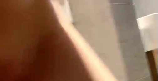 个男人都会心动【九头身170CM高挑可爱女神】9分超高颜值 完美身材比例 顶级尤物啊,既能性感又可以狠可爱