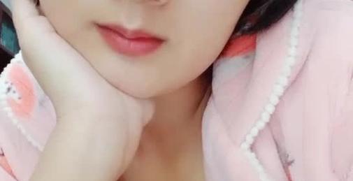 清纯小少妇生完孩子自己在家直播赚外快补贴家用,全程露脸听狼友指挥道具抽插骚穴呻吟,揉骚奶子让狼友礼物
