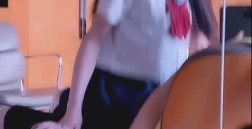 高二的萌萌哒学妹，家里挺有钱，家教很好，穿着校服出来被艹，甜甜的声音‘爸爸，用力艹’。唔~