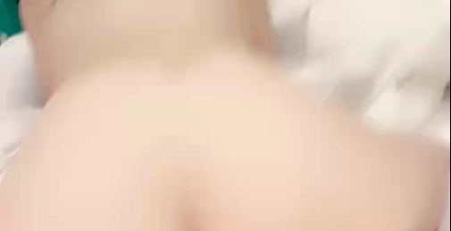 极品美女车模下海！9分颜值床上非常骚！主动骑乘位猛坐，腰上还贴着膏药，操的骚穴淫水直流