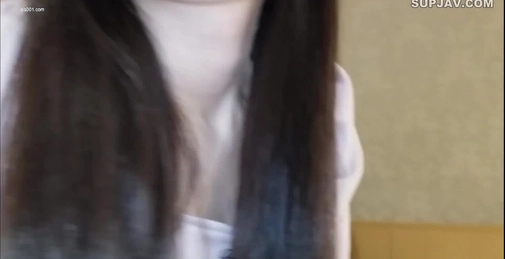 双飞清纯萝莉美眉 身材娇小皮肤白皙 小粉乳小嫩穴 被大鸡吧轮流无套输出 内射