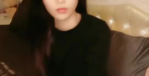 越南贱贱的小妖兔兔呀,奶子不大,身材娇小玲珑,各种做爱体位爆操,上位真是爽翻!