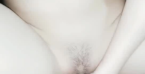 萝莉小姐姐,深夜,18岁少女和大叔户外车震,蜜桃臀后入冲击感真强,小骚货完全被开发什么都懂极度配合