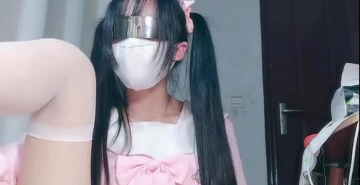 白虎美穴双马尾小妹!JK装白丝袜!大白屁股蹲着插穴,站立尿尿特写,各种姿势假屌自慰骚的很