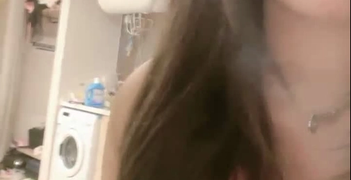 活力十足美少女!说话嗲嗲收费房!揉捏奶子脱光光,揉搓骚穴镜头前扣逼,娇喘呻吟不断