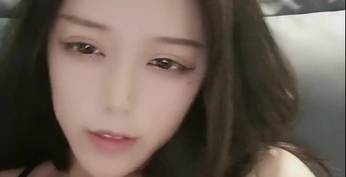 冷艳短发美女带闺蜜一起下海大秀,掏出大奶子晃动特写插嘴,一起翘屁股给你看逼,互相吸舔奶子,掰穴毛毛浓密