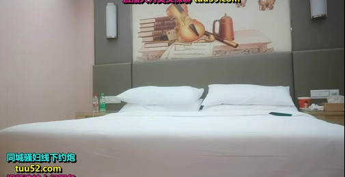 漂亮小姐姐 我自己扒开让你看 老公操我小骚逼 身材高挑性格不错小穴超嫩欣赏研究了半天 被后入偷偷无套猛怼 口爆射精