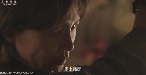 #惊悚 #恐怖 #韩国 《#苌山虎》 

主演:廉晶雅/朴赫权

剧情简介：熙琏（廉晶雅饰）的儿子俊叙在首尔走失了，伤心欲绝的她带着失忆的婆婆回到老家苌山休养，希望婆婆能早点想起俊叙是怎么失踪的。有一天，熙琏在苌山附近的洞穴遇见一个衣衫褴褛的神祕女孩，或许是同情怜悯，或许是空虚寂寞，熙琏将女孩带回家，打算在找到无名女孩的父母之前照顾她。

🔎已上传电影搜索： @Cctv365bot