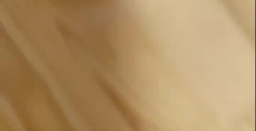 粉色背心贫乳气质美女和炮友激情啪啪，大长腿脱下牛仔短裤摸逼，抬腿第一视角抽插，被操的高潮脚指头多抓紧